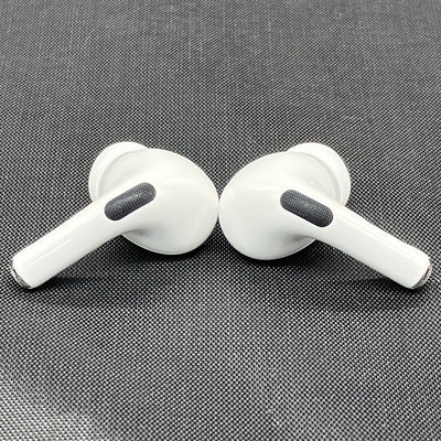 【中古】MagSafe充電ケース(USB-C)付きAirPods Pro(第2世代) MTJV3JA【秋葉原】