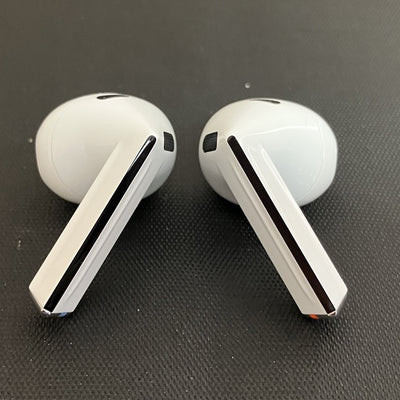 【中古】Galaxy Buds3 ホワイト 【SM-R530NZWAXJP】【日本橋】