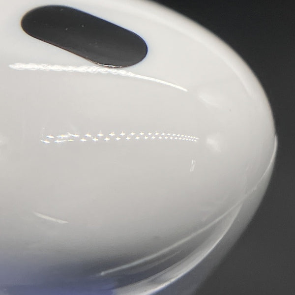 【中古】MagSafe充電ケース(USB-C)付きAirPods Pro(第2世代) MTJV3JA【秋葉原】