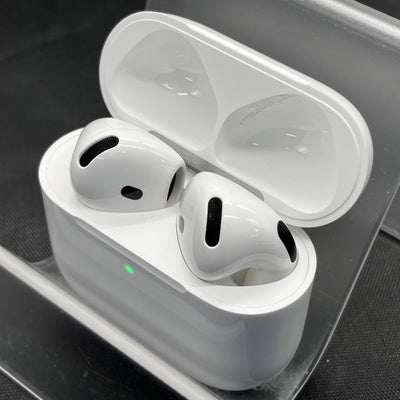 【中古】AirPods 4 MXP93J/A（アクティブノイズキャンセリング搭載）【秋葉原】