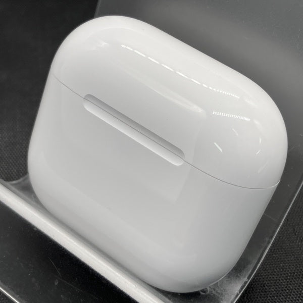 【中古】AirPods 4 MXP93J/A（アクティブノイズキャンセリング搭載）【秋葉原】