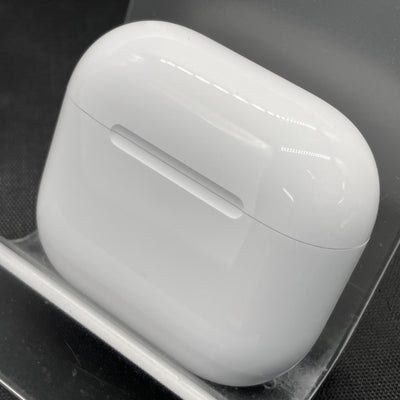 【中古】AirPods 4 MXP93J/A（アクティブノイズキャンセリング搭載）【秋葉原】