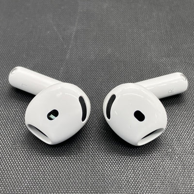 【中古】AirPods 4 MXP93J/A（アクティブノイズキャンセリング搭載）【秋葉原】