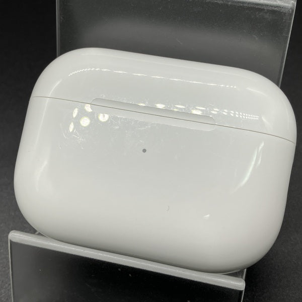 【中古】MagSafe充電ケース(USB-C)付きAirPods Pro(第2世代) MTJV3JA【秋葉原】