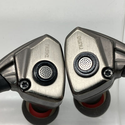 【中古】TITAN S グレー【秋葉原】
