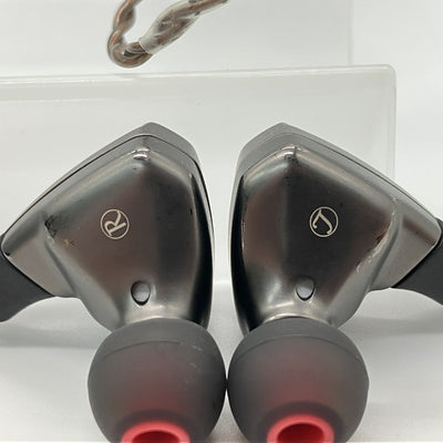 【中古】TITAN S グレー【秋葉原】