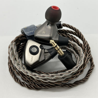 【中古】TITAN S グレー【秋葉原】