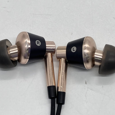 【中古】E1001 Triple-Driver In-Ear Headphones ゴールド【秋葉原】