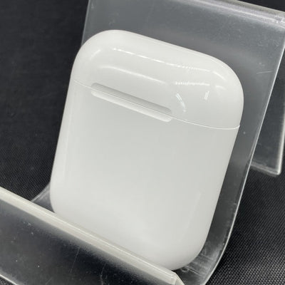 【中古】AirPods with Charging Case MV7N2J/A【秋葉原】