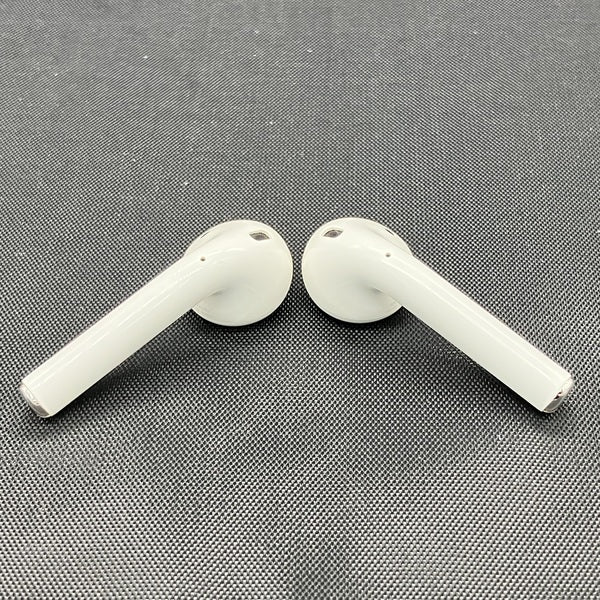 【中古】AirPods with Charging Case MV7N2J/A【秋葉原】