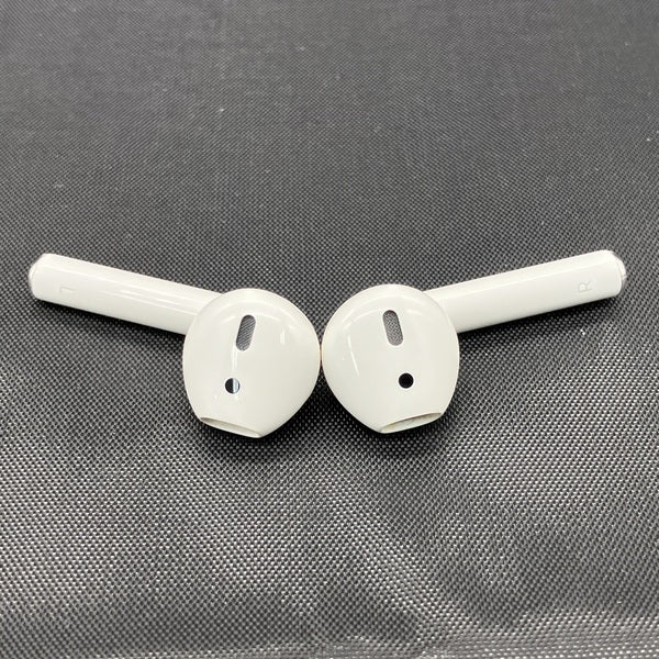 【中古】AirPods with Charging Case MV7N2J/A【秋葉原】