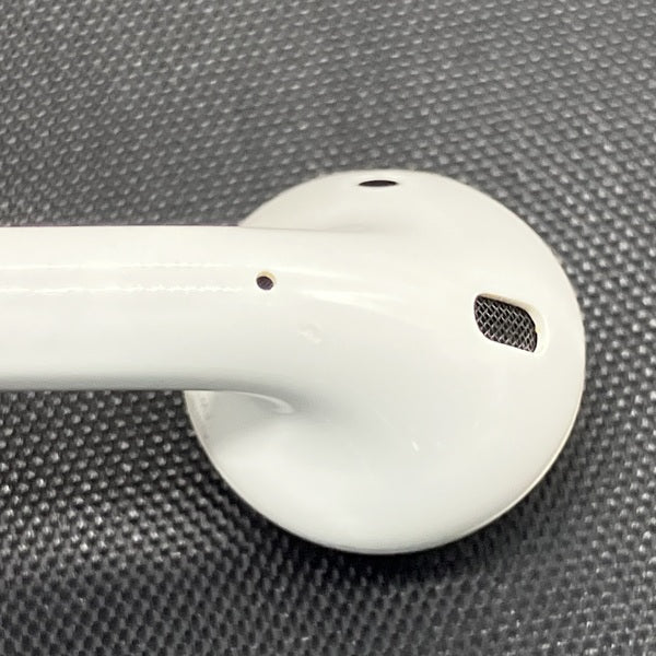 【中古】AirPods with Charging Case MV7N2J/A【秋葉原】