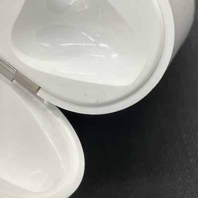 【中古】AirPods with Charging Case MV7N2J/A【秋葉原】