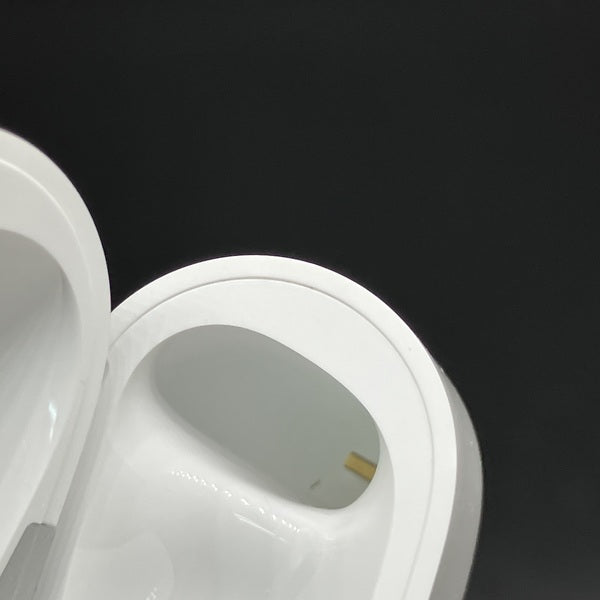 【中古】MagSafe充電ケース(USB-C)付きAirPods Pro(第2世代) MTJV3JA【秋葉原】
