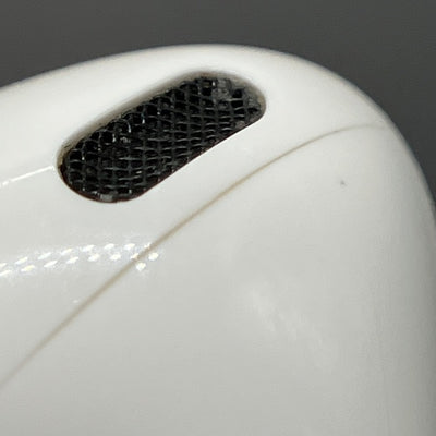 【中古】MagSafe充電ケース(USB-C)付きAirPods Pro(第2世代) MTJV3JA【秋葉原】