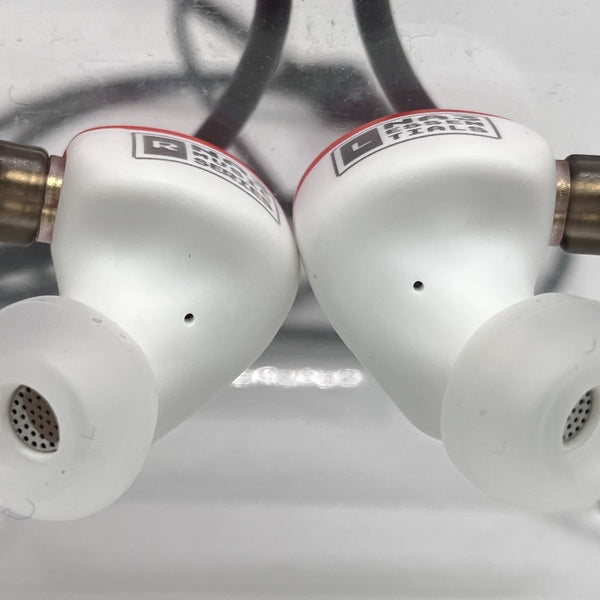 【中古】NA3 Essentials レッド&ホワイト【日本橋】