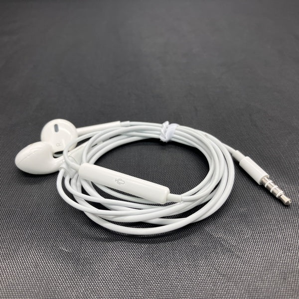 【中古】Apple EarPods with Remote and Mic【日本橋】