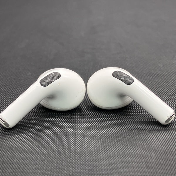 【中古】MagSafe充電ケース(USB-C)付きAirPods Pro(第2世代) MTJV3JA【日本橋】