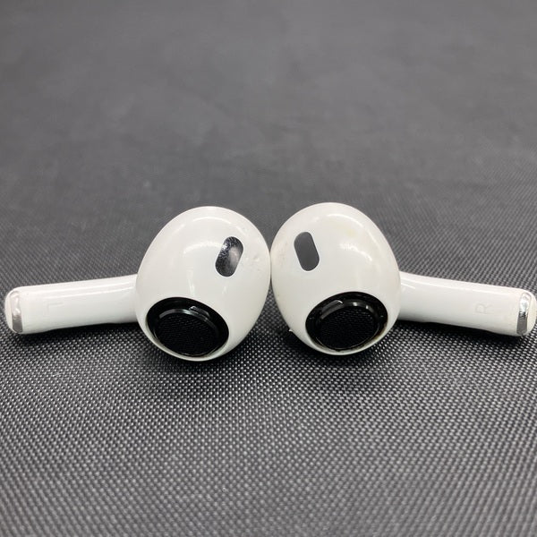 【中古】MagSafe充電ケース(USB-C)付きAirPods Pro(第2世代) MTJV3JA【日本橋】