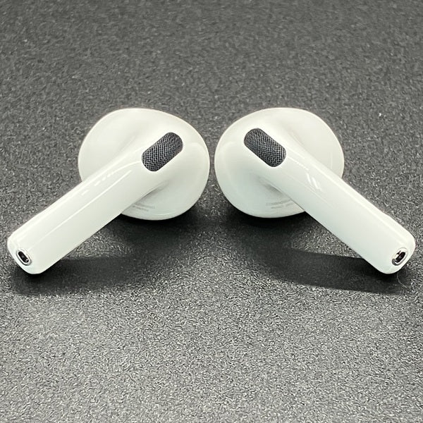 【中古】AirPods 4 MXP63J/A【秋葉原】