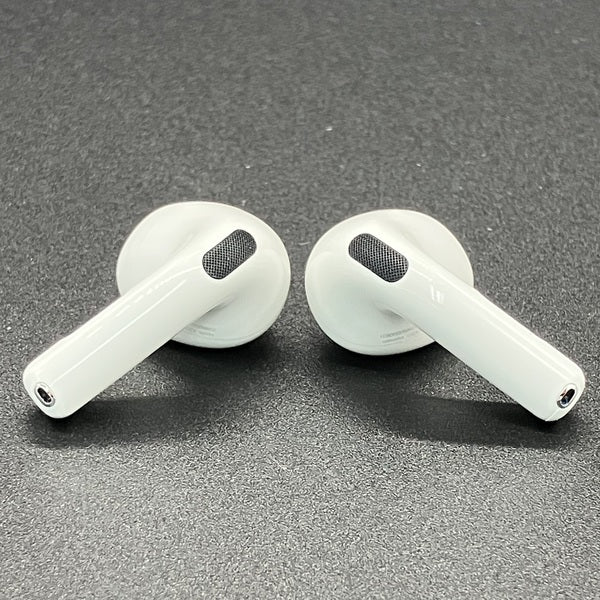 【中古】AirPods 4 MXP93J/A（アクティブノイズキャンセリング搭載）【秋葉原】
