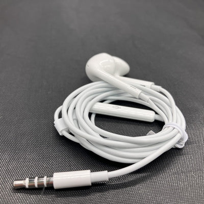 【中古】Apple EarPods with Remote and Mic【日本橋】