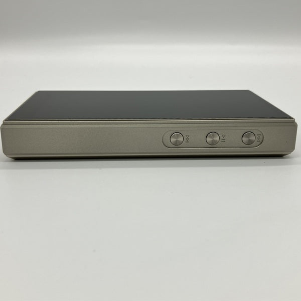 【中古】M21 Titanium Gold 【FIO-M21-G】【秋葉原】
