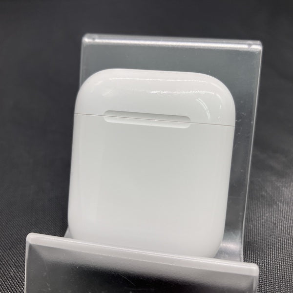 【中古】AirPods with Charging Case MV7N2J/A【日本橋】