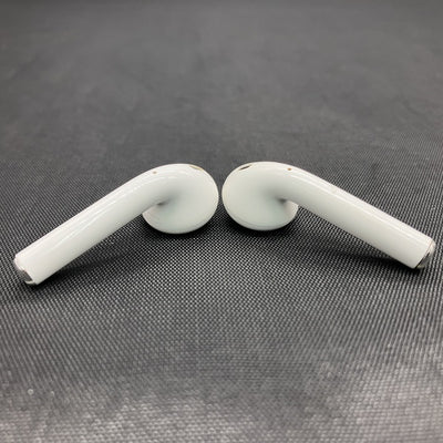 【中古】AirPods with Charging Case MV7N2J/A【日本橋】