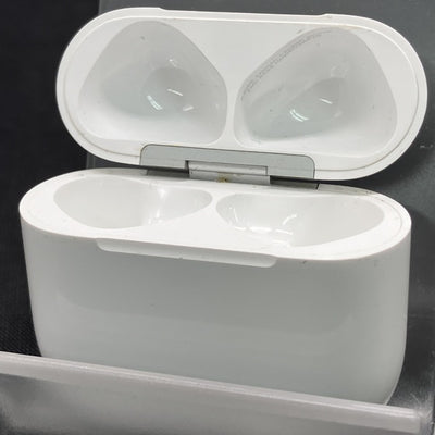 【中古】AirPods 4充電ケース【日本橋】