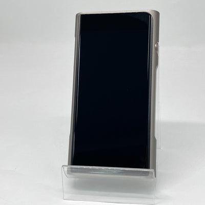 【中古】M6 PRO チタニウム【日本橋】
