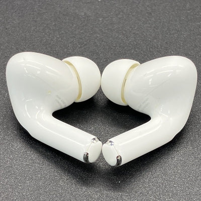 【中古】MagSafe充電ケース(USB-C)付きAirPods Pro(第2世代) MTJV3JA【秋葉原】