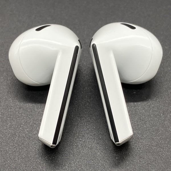 【中古】Galaxy Buds3 ホワイト 【SM-R530NZWAXJP】【秋葉原】