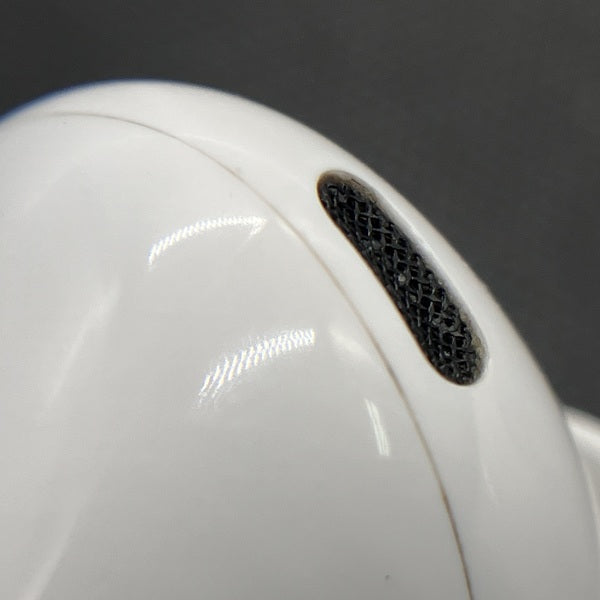 【中古】MagSafe充電ケース(USB-C)付きAirPods Pro(第2世代) MTJV3JA【秋葉原】