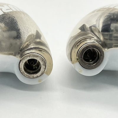 【中古】AONIC4 ホワイト 【SE42HYW+UNI-A】(ケーブル欠品)【秋葉原】
