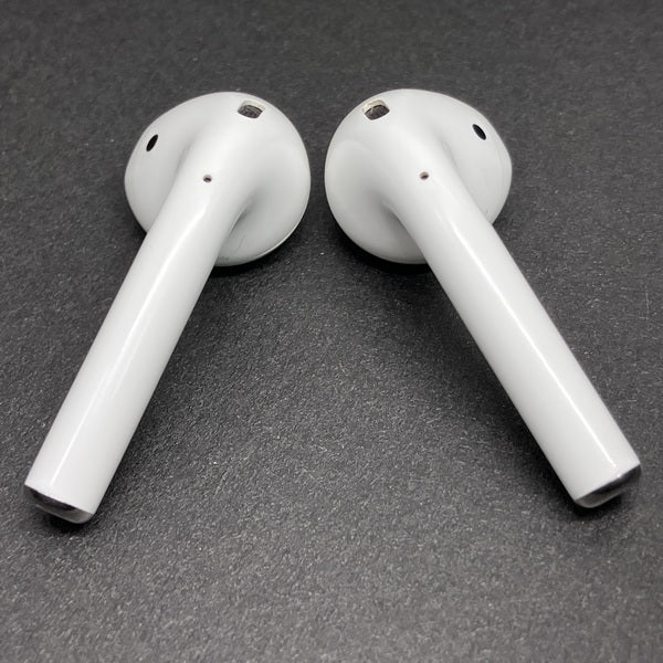 【中古】AirPods with Charging Case MV7N2J/A【日本橋】