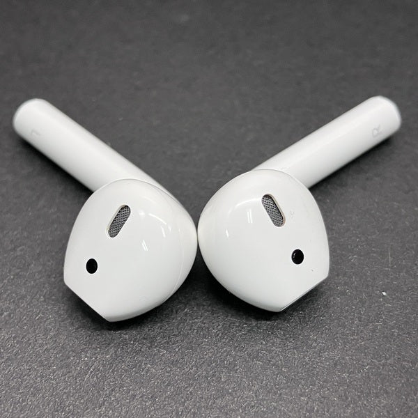 【中古】AirPods with Charging Case MV7N2J/A【日本橋】