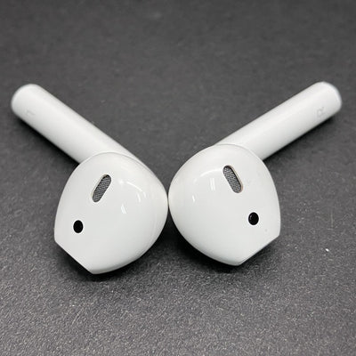 【中古】AirPods with Charging Case MV7N2J/A【日本橋】