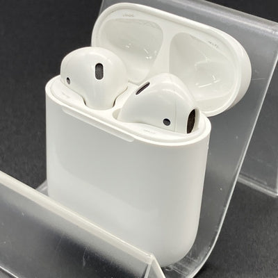 【中古】AirPods with Charging Case MV7N2J/A【秋葉原】