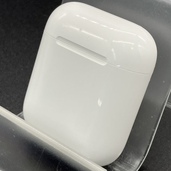 【中古】AirPods with Charging Case MV7N2J/A【秋葉原】