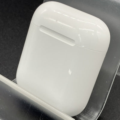 【中古】AirPods with Charging Case MV7N2J/A【秋葉原】