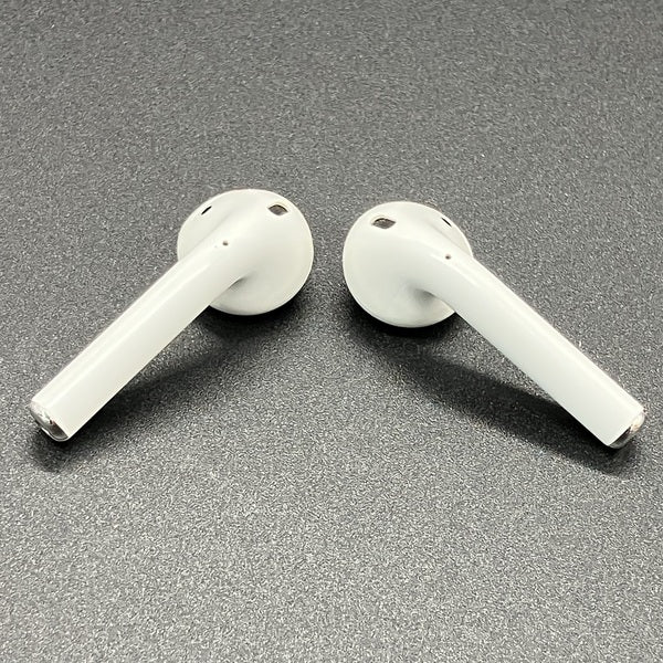 【中古】AirPods with Charging Case MV7N2J/A【秋葉原】