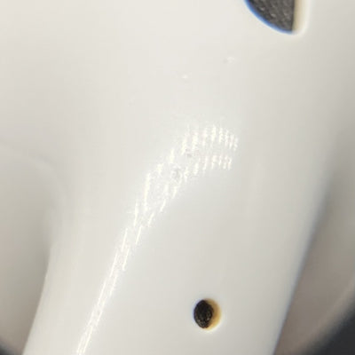 【中古】AirPods with Charging Case MV7N2J/A【秋葉原】