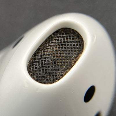 【中古】AirPods with Charging Case MV7N2J/A【秋葉原】