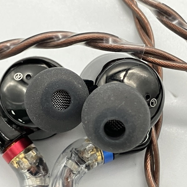 【中古】FD15 Black 【FIO-IEM-FD15-B】【秋葉原】