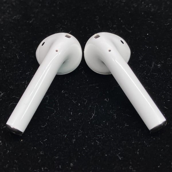 【中古】AirPods with Charging Case MV7N2J/A【日本橋】