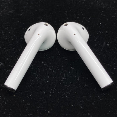 【中古】AirPods with Charging Case MV7N2J/A【日本橋】