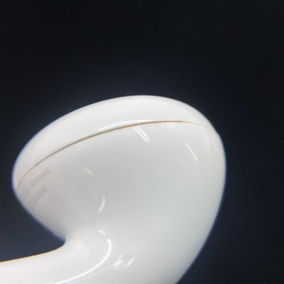 【中古】AirPods with Charging Case MV7N2J/A【日本橋】
