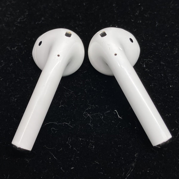 イヤホン・ヘッドホン AirPods with Charging Case MV7N2J/A