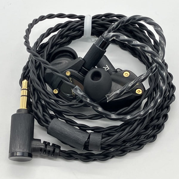 美品 MADOO Typ512 有線イヤホン マルチドライバーに特化したイヤホンブランドMADOOの第2弾